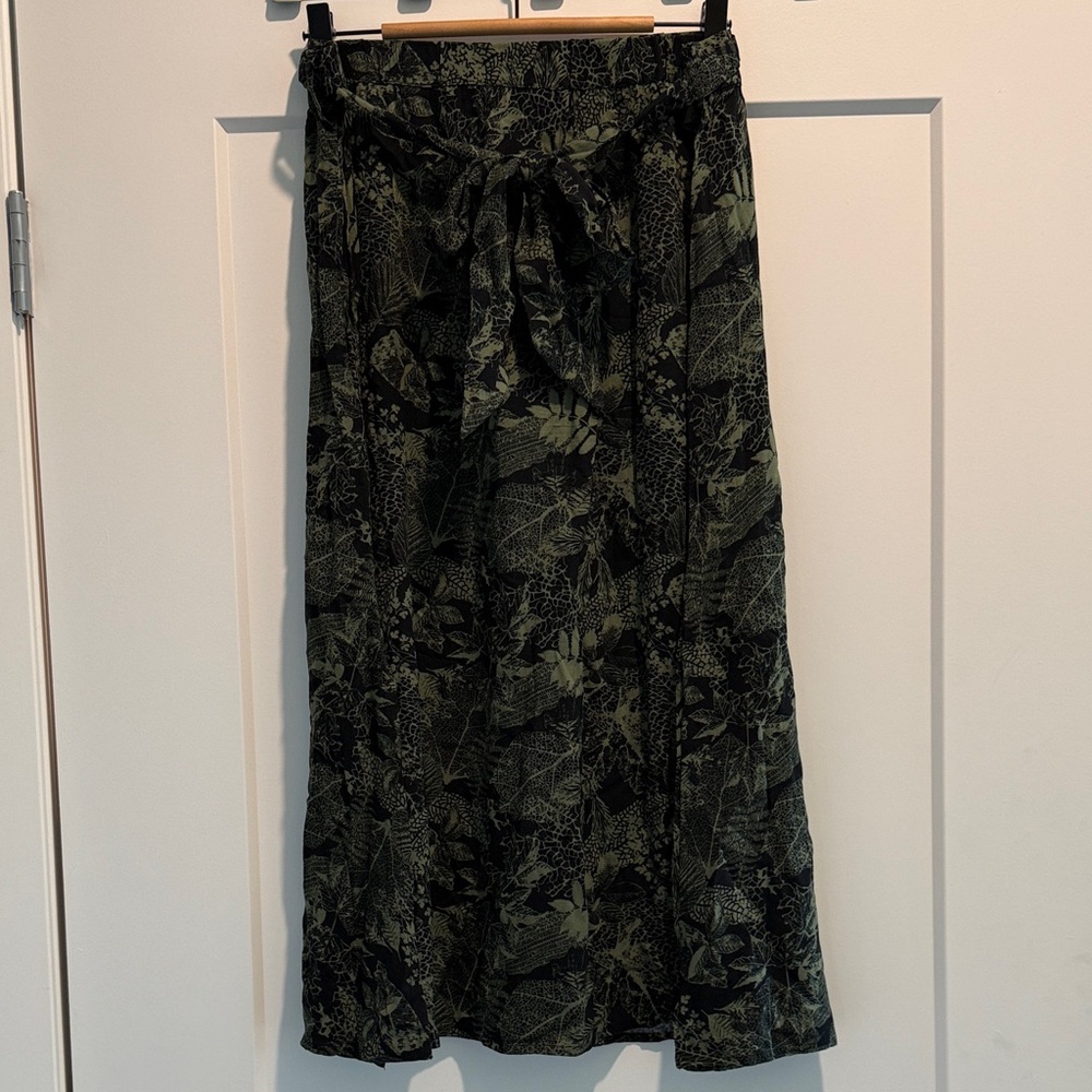 Disturbia Daphne Midi Skirt
